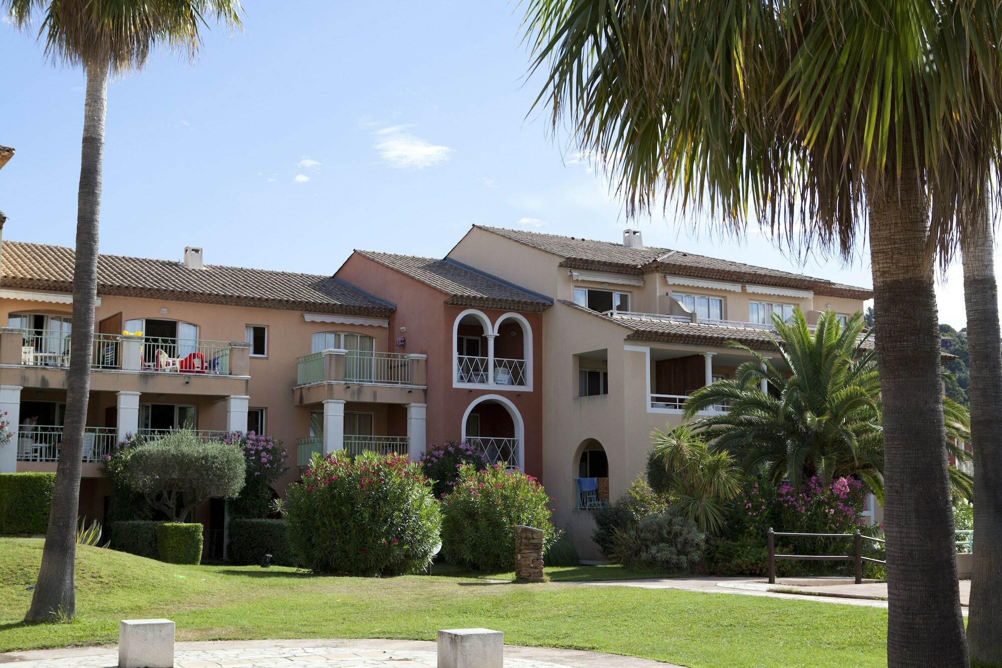 Pierre & Vacances Residence Les Rivages Des Issambres เลอิสซ็องเบรอ ภายนอก รูปภาพ
